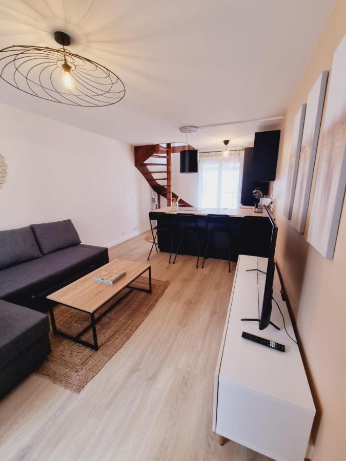 Duplex Neuf Centre Ville Avec Parking Neauphle-le-Château Exterior photo